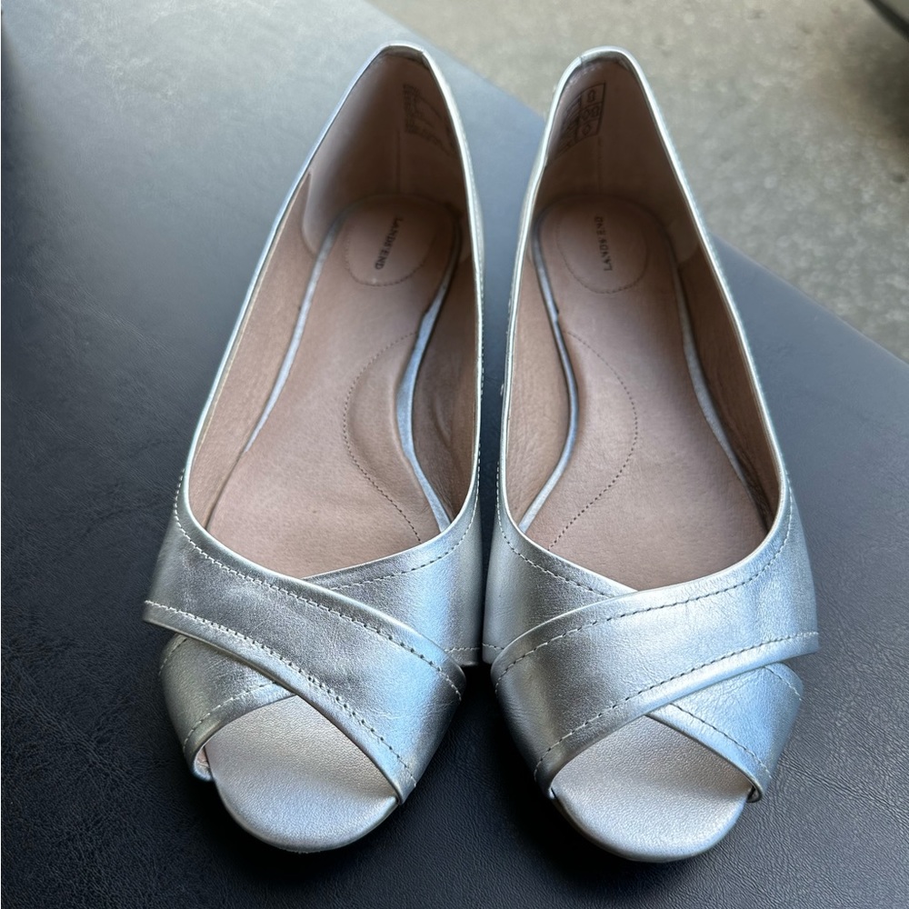 Women’s Lands End Silver Dressy Flat - size 8D